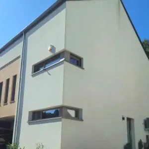 Extérieur du cabinet de diététique à Insenborn, au bord du lac de la Haute-Sûre